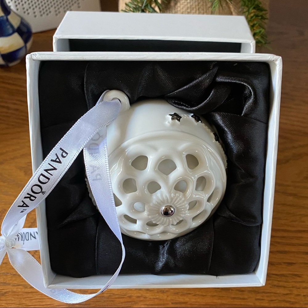 2011 Pandora ornament